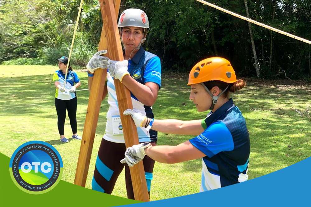 Outdoor Training Colombia, certificación de facilitadores OTC con metodología experiencial aplicada.